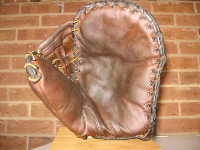 Johnny McCarthy Reach 261 Front